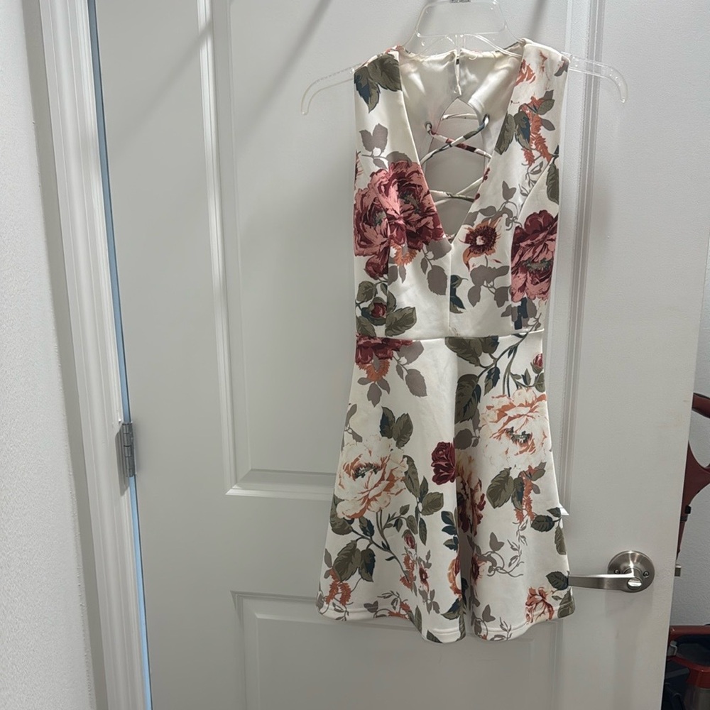 Trac White and Pink Floral Mini Dress Puff Sleeve Plunge Neckline